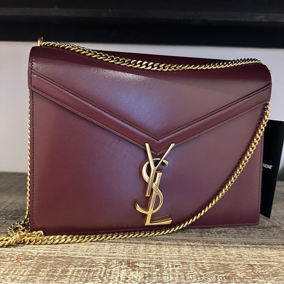 Saint Laurent Medium Cassandra Shoulder Bag - Picture 5 of 14